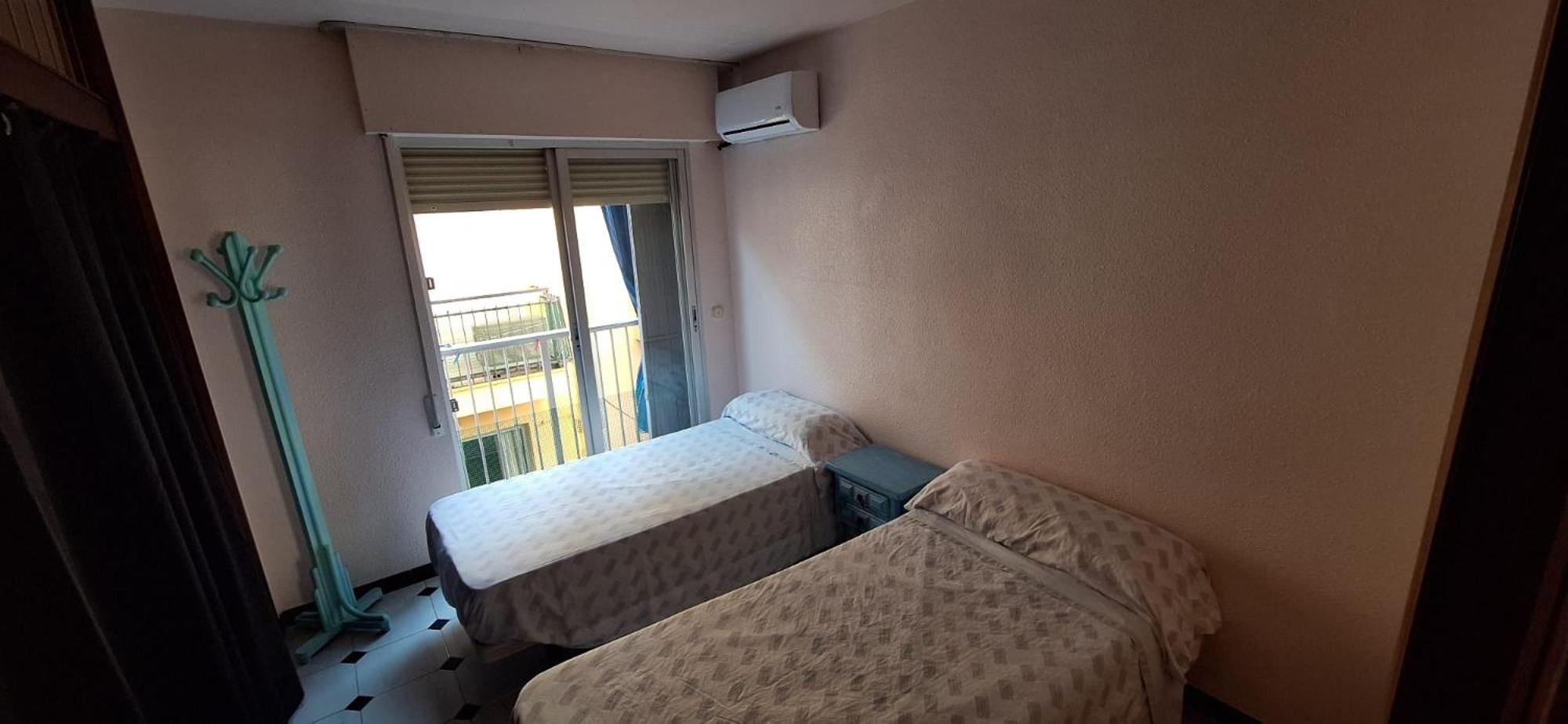 Apartamentos Casa May 1- Centro Benidorm-Solo Mayores De 30 Anos Y Familias Eksteriør billede